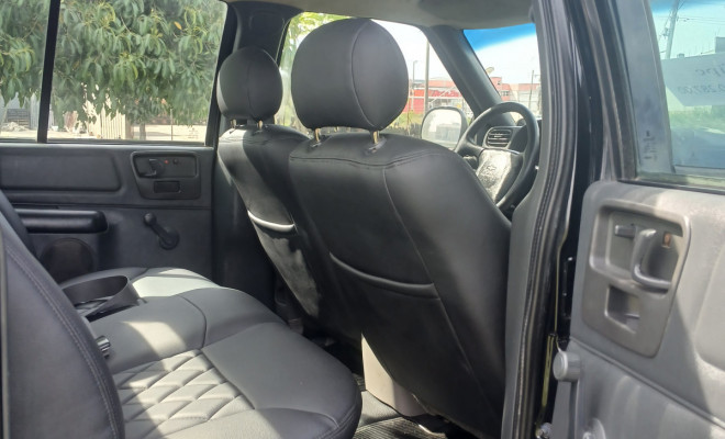 GM - Chevrolet S10 Pick-Up Std 2.8 4x4 CD TB Int.Dies. 2002 Diesel-10