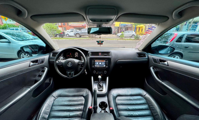 VW - VolksWagen JETTA Highline 2.0 TSI 16V 4p Tiptronic 2012 Flex-7