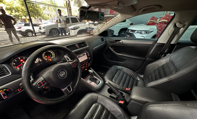 VW - VolksWagen JETTA Highline 2.0 TSI 16V 4p Tiptronic 2012 Flex-6