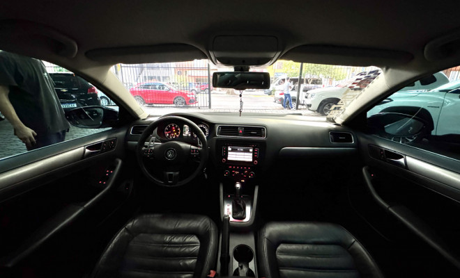 VW - VolksWagen JETTA Highline 2.0 TSI 16V 4p Tiptronic 2012 Flex-7