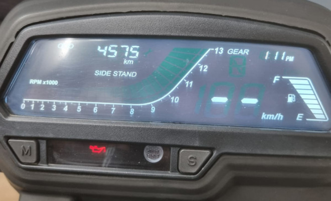 BAJAJ DOMINAR 250 2025 Gasolina-4