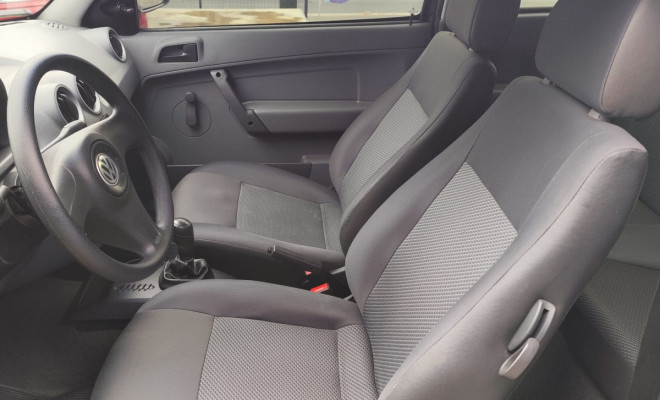 VW - VolksWagen Gol (novo) 1.0 Mi Total Flex 8V 2p 2013 Flex-4