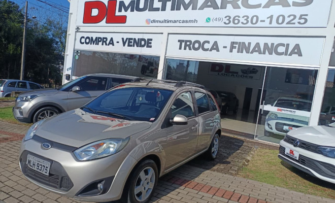 Ford Fiesta SE 1.6 8V Flex 5p 2014 Flex