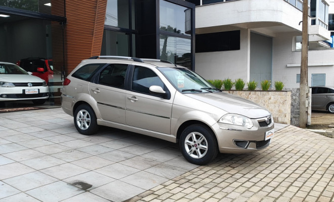 Fiat Palio Week. ATTRACTIVE 1.4 Fire Flex 8V 2013 Flex