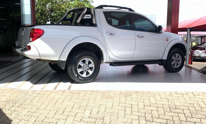 Mitsubishi L200 Triton HPE 3.2 CD TB Int.Diesel Aut 2012 Diesel-2
