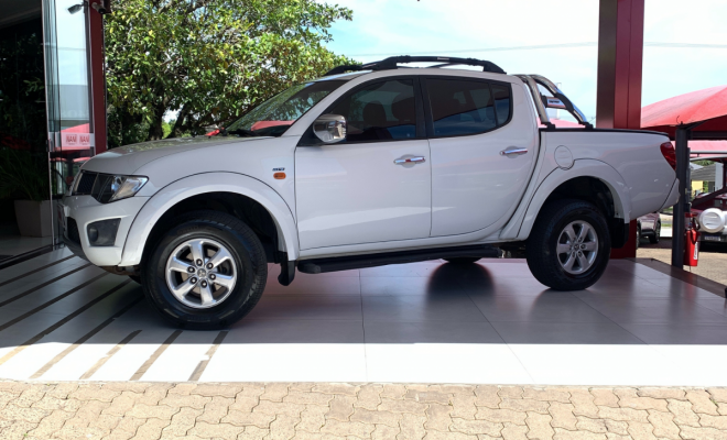 Mitsubishi L200 Triton HPE 3.2 CD TB Int.Diesel Aut 2012 Diesel