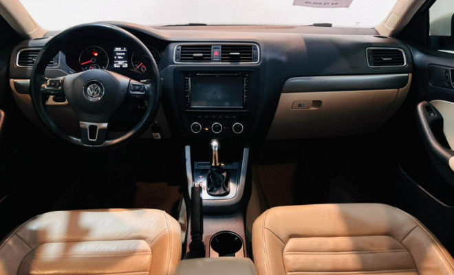VW - VolksWagen JETTA Comfortline 2.0 T.Flex 8V 4p Tipt. 2013 Flex-6