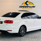 VW - VolksWagen JETTA Comfortline 2.0 T.Flex 8V 4p Tipt. 2013 Flex-1