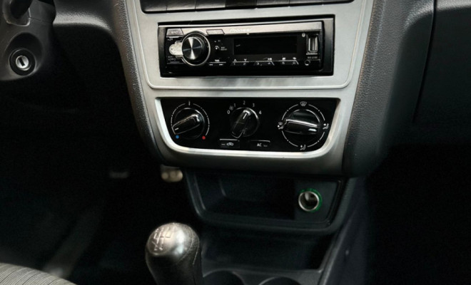 VW - VolksWagen VOYAGE 1.0/1.0 City Mi Total Flex 8V 4p 2014 Flex-7
