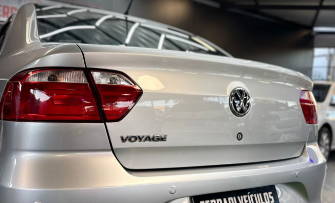 VW - VolksWagen VOYAGE 1.0/1.0 City Mi Total Flex 8V 4p 2014 Flex-9