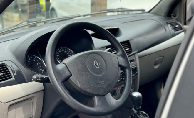 Renault SYMBOL Expression Hi-Flex 1.6 16V 4p 2012 Flex-1