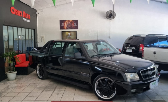 GM - Chevrolet S10 Pick-Up Exec. 2.8 4x4 CD TB Int.Dies 2005 Diesel-0