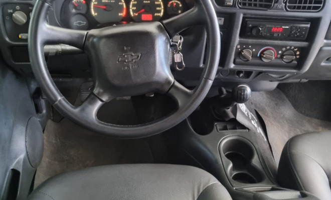 GM - Chevrolet S10 Pick-Up Exec. 2.8 4x4 CD TB Int.Dies 2005 Diesel-6