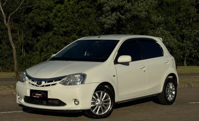 Toyota ETIOS XLS 1.5 Flex 16V 5p Mec. 2013 Flex