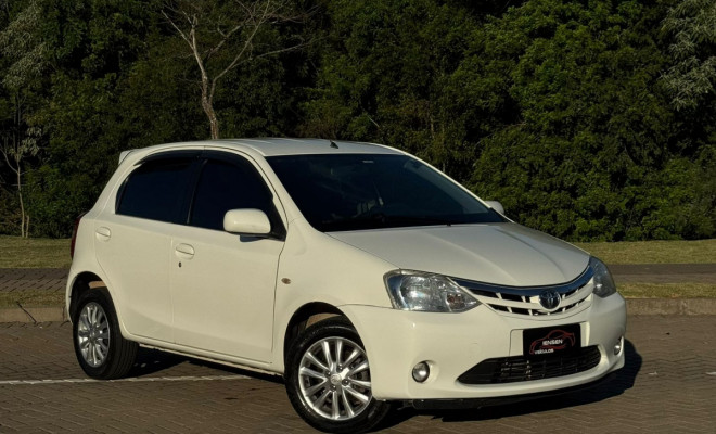 Toyota ETIOS XLS 1.5 Flex 16V 5p Mec. 2013 Flex-1