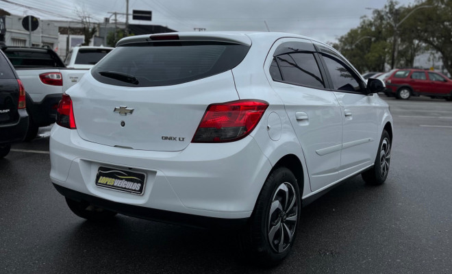 GM - Chevrolet ONIX HATCH LT 1.4 8V FlexPower 5p Mec. 2013 Flex-1