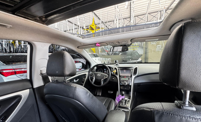Hyundai i30 Serie Limitada 1.8 16V Aut. 5p 2015 Gasolina-9