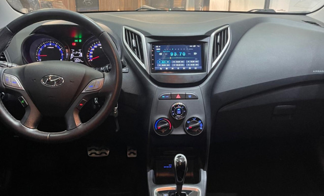 Hyundai HB20X Premium 1.6 Flex 16V Aut. 2015 Flex-10