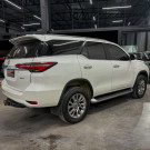 Toyota Hilux SW4 SRX 4x4 2.8 TDI-2