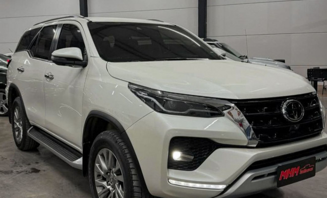 Toyota Hilux SW4 SRX 4x4 2.8 TDI-0