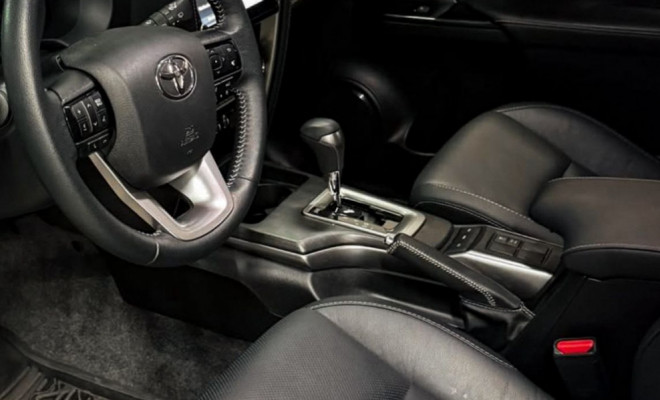 Toyota Hilux SW4 SRX 4x4 2.8 TDI-4