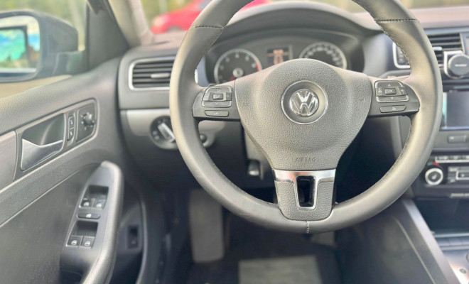 VW - VolksWagen JETTA Highline 2.0 TSI 16V 4p Tiptronic 2012 Gasolina-8
