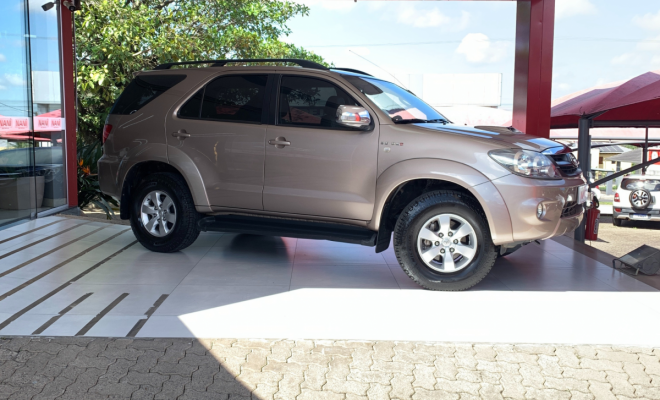 Toyota Hilux SW4 SRV D4-D 4x4 3.0 TDI Dies. Aut 2006 Diesel-1