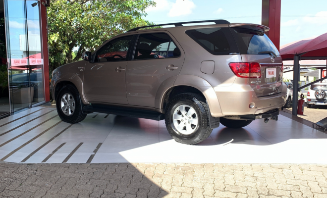 Toyota Hilux SW4 SRV D4-D 4x4 3.0 TDI Dies. Aut 2006 Diesel-4