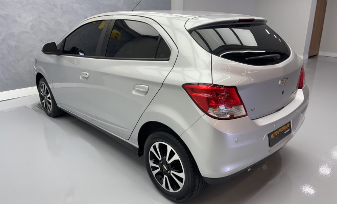 GM - Chevrolet ONIX HATCH LTZ 1.4 8V FlexPower 5p Mec. 2014 Flex-0