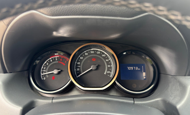 DUSTER Dynamique 1.6 2017 – Prepare-se para encarar o dia a dia com estilo, robustez inconfundível e a confiança que só um SUV completo pode oferecer!-3