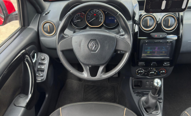 DUSTER Dynamique 1.6 2017 – Prepare-se para encarar o dia a dia com estilo, robustez inconfundível e a confiança que só um SUV completo pode oferecer!-9