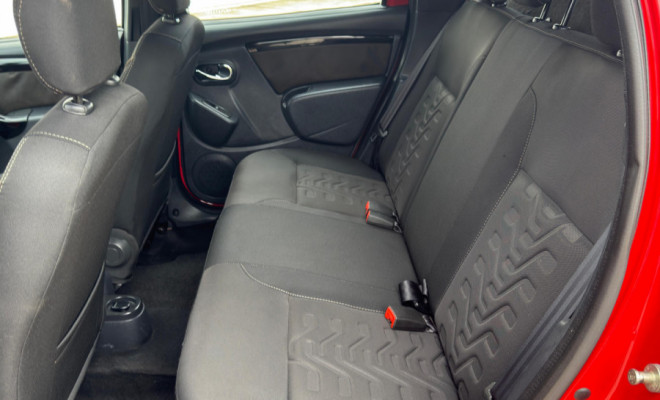 DUSTER Dynamique 1.6 2017 – Prepare-se para encarar o dia a dia com estilo, robustez inconfundível e a confiança que só um SUV completo pode oferecer!-8