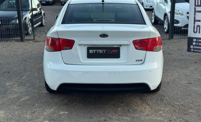 Kia Motors Cerato 1.6 16V Mec. 2011 Gasolina-4