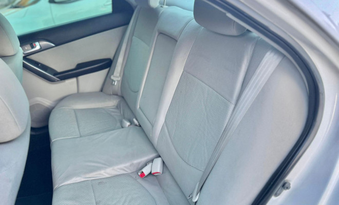 Kia Motors Cerato 1.6 16V Mec. 2011 Gasolina-7