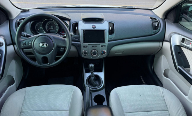 Kia Motors Cerato 1.6 16V Mec. 2011 Gasolina-6