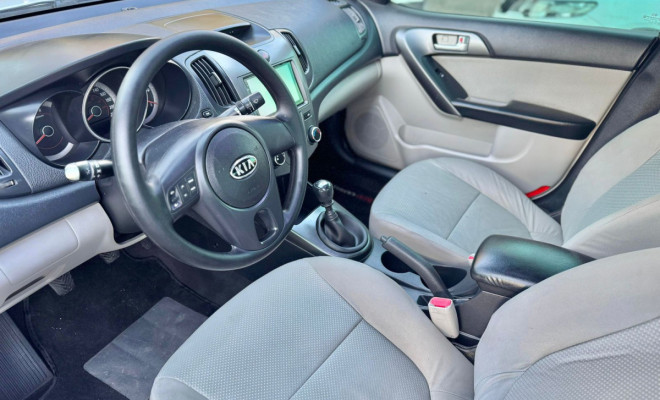 Kia Motors Cerato 1.6 16V Mec. 2011 Gasolina-5
