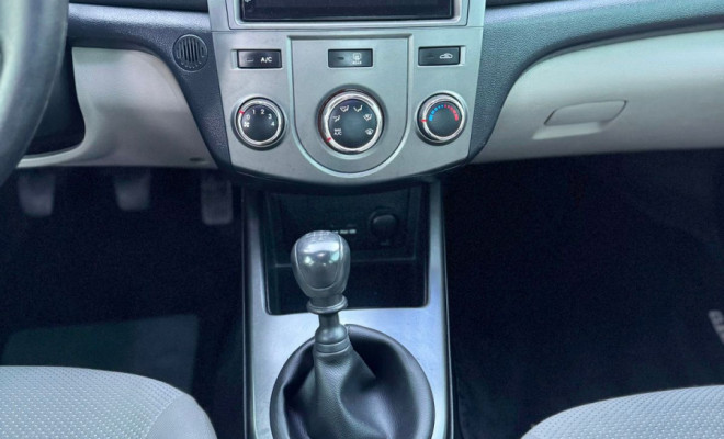 Kia Motors Cerato 1.6 16V Mec. 2011 Gasolina-9