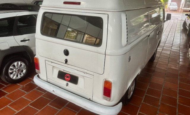 VW - VolksWagen Kombi Furgão 1.4 Mi Total Flex 8V 2010 Flex-2