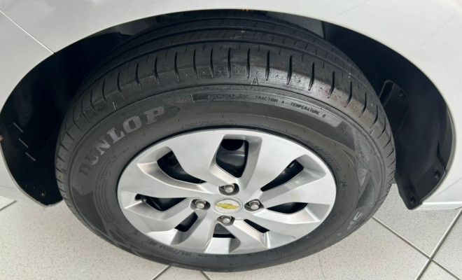 GM - Chevrolet ONIX HATCH LS 1.0 8V FlexPower 5p Mec. 2015 Flex-11