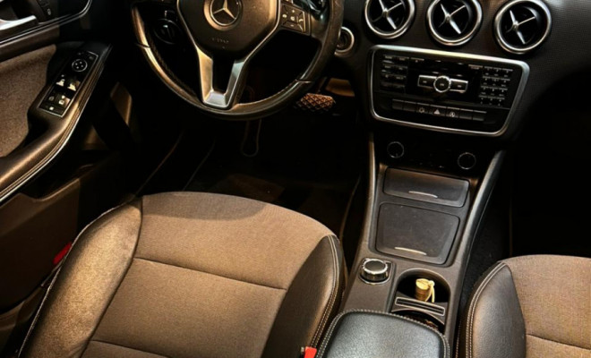 Mercedes-Benz A 200 1.3 TB Hatch Aut. 2019 Gasolina-4