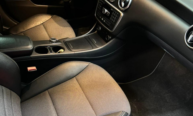 Mercedes-Benz A 200 1.3 TB Hatch Aut. 2019 Gasolina-3