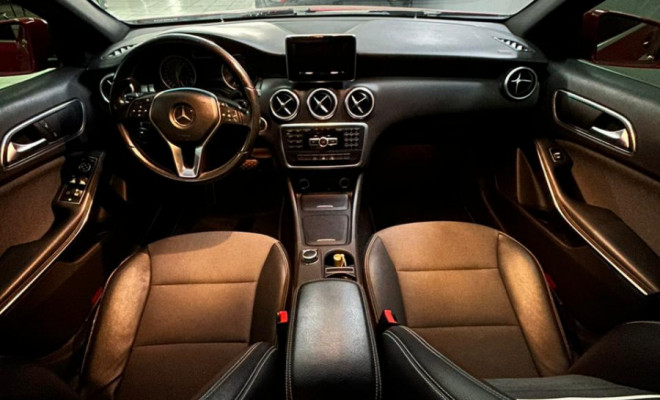 Mercedes-Benz A 200 1.3 TB Hatch Aut. 2019 Gasolina-2