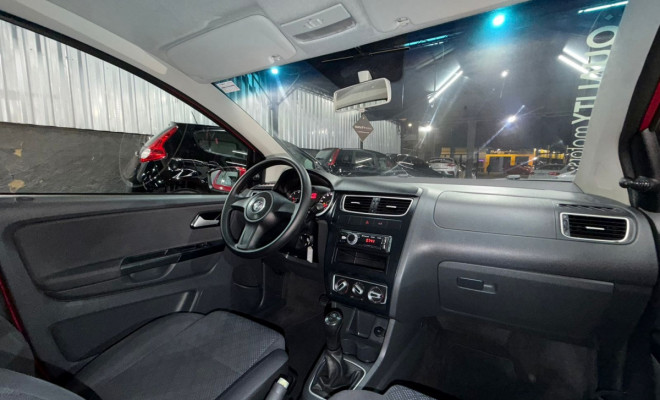 VW - VolksWagen Fox 1.0 Mi Total Flex 8V 5p 2013 Flex-8