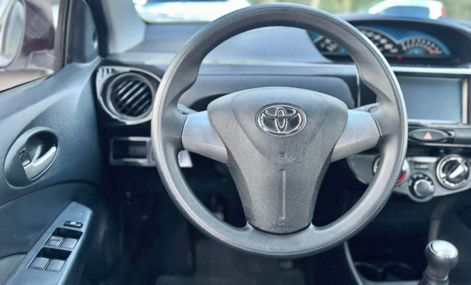 Toyota ETIOS 1.3 Flex 16V 5p Mec. 2014 Flex-9
