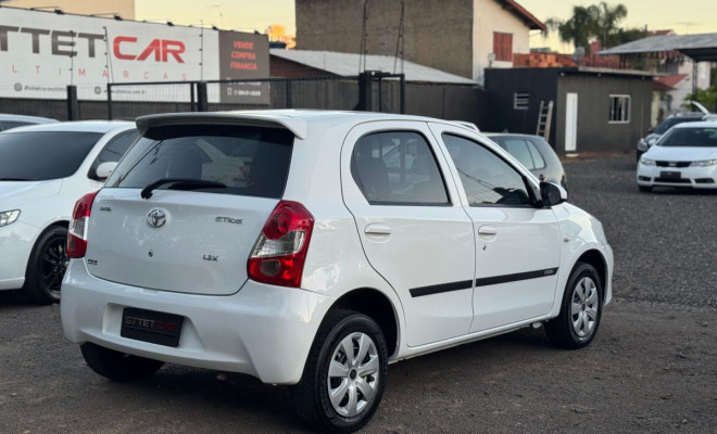 Toyota ETIOS 1.3 Flex 16V 5p Mec. 2014 Flex-1