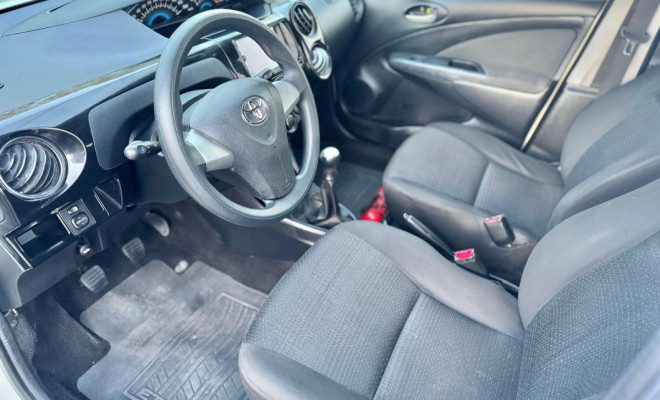 Toyota ETIOS 1.3 Flex 16V 5p Mec. 2014 Flex-6