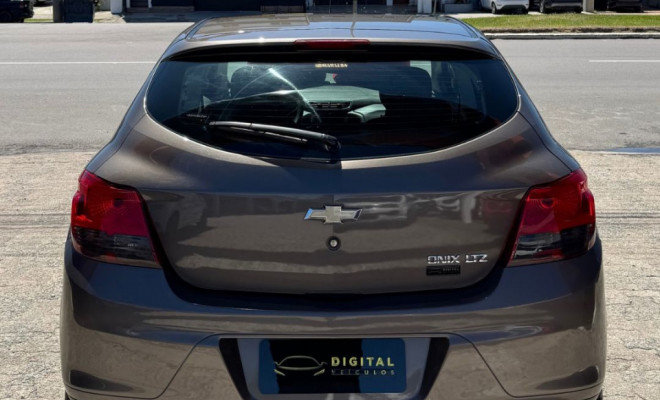 GM - Chevrolet ONIX HATCH LTZ 1.4 8V FlexPower 5p Mec. 2014 Flex-5