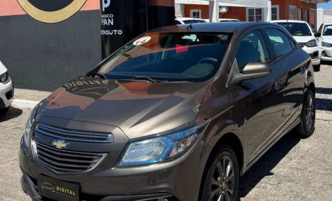 GM - Chevrolet ONIX HATCH LTZ 1.4 8V FlexPower 5p Mec. 2014 Flex-0