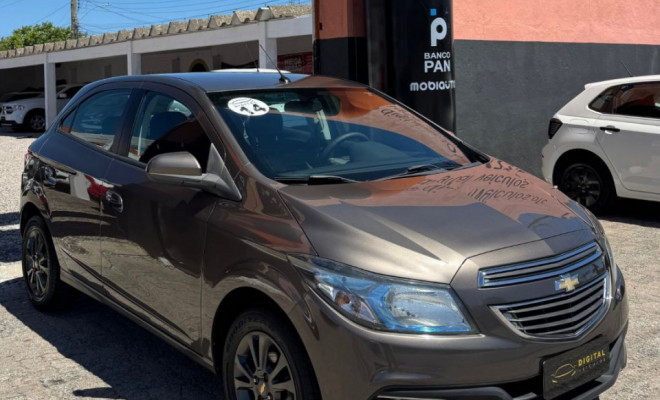 GM - Chevrolet ONIX HATCH LTZ 1.4 8V FlexPower 5p Mec. 2014 Flex-1