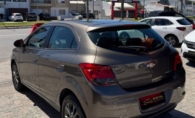 GM - Chevrolet ONIX HATCH LTZ 1.4 8V FlexPower 5p Mec. 2014 Flex-3